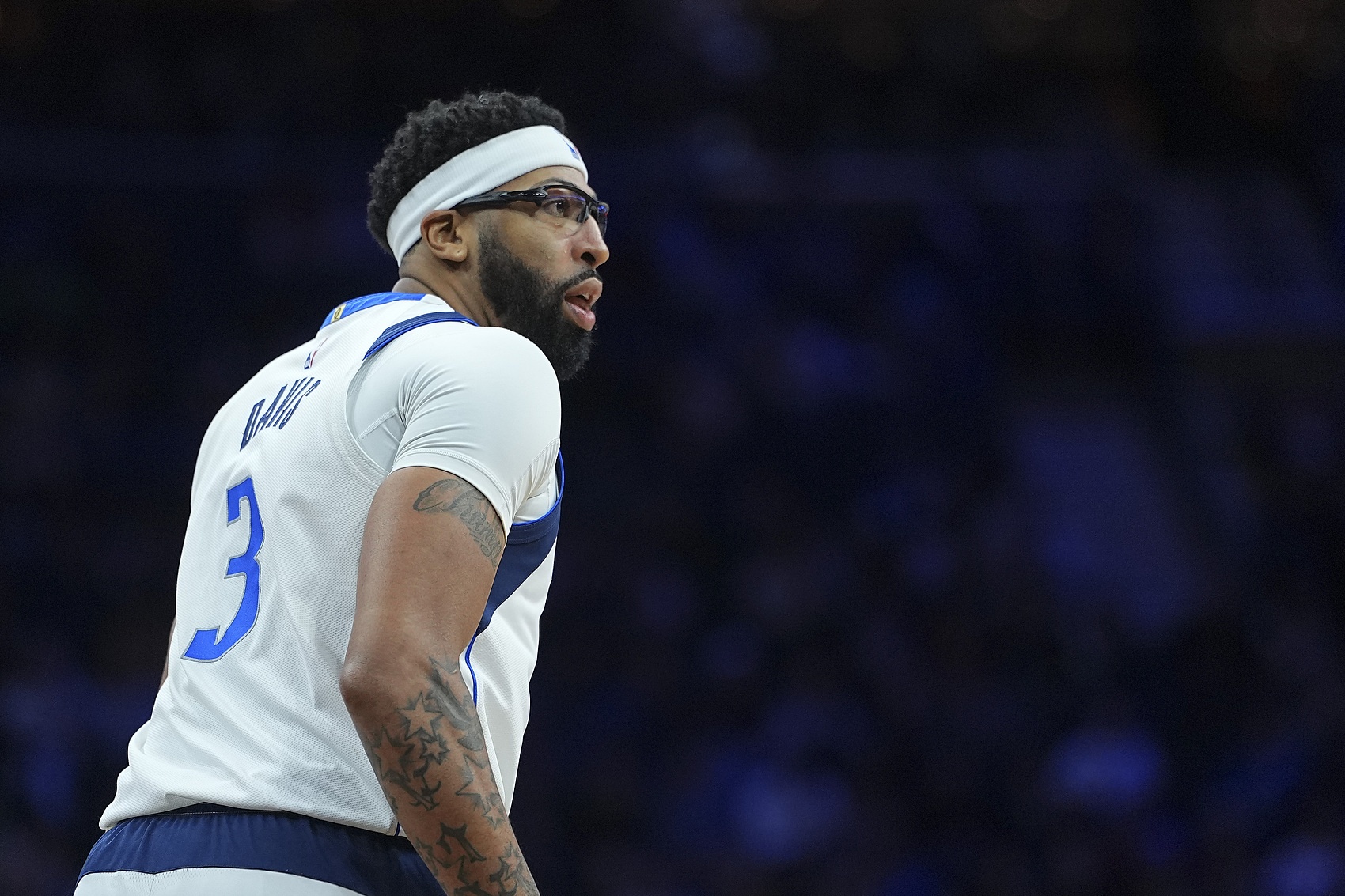 PG模拟器官方下载-名记：浓眉经纪人里奇·保罗已明确表示 希望独行侠交易戴维斯！